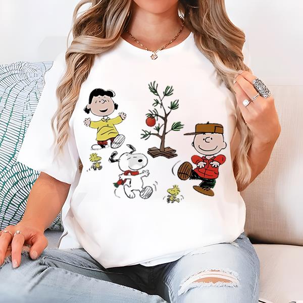 Snoopy, Charlie Brown, Woodstock and Lucy Van Pelt Christmas Shirt Hoodie Sweatshirt